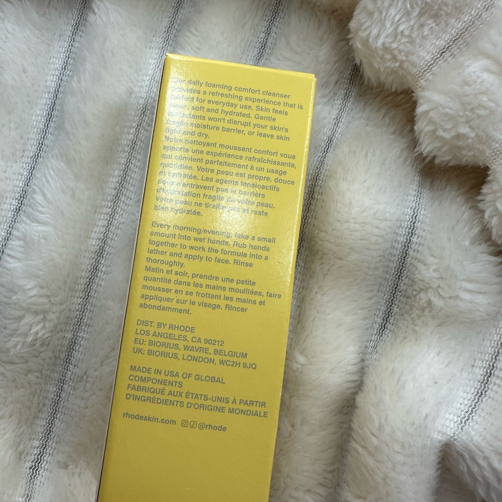 RHODE Pineapple Refresh Cleanser - 20 mL - Picture 2 of 5